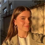 Estudiante de Publicidad, mi lengua materna es el francés y me encanta enseñar